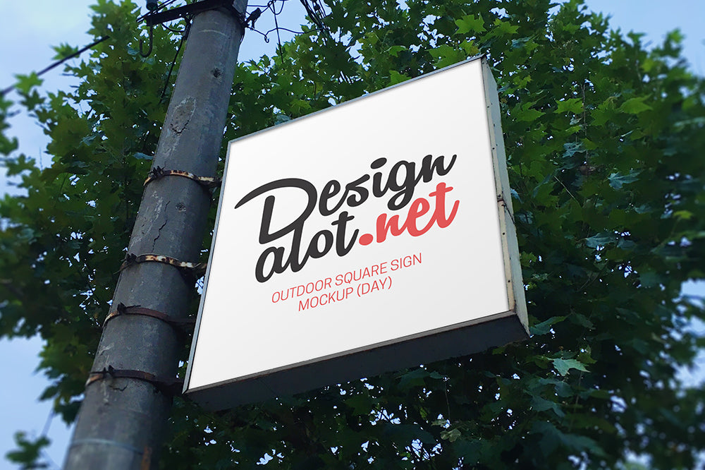 Free Rough Square Sign Realistic Mockup – CreativeBooster