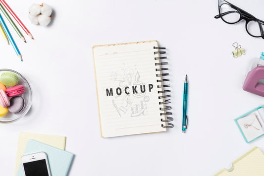 Free Desk Cocnept With Notebook For Notes Reminders Psd