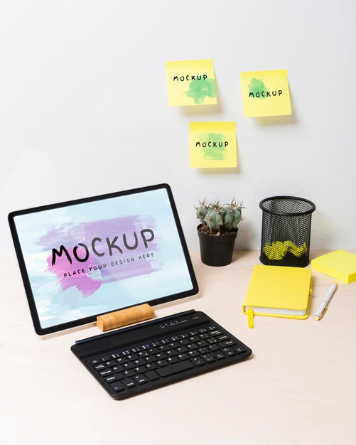 Free Desk Concept With Sticky Notes Mock-Up Psd