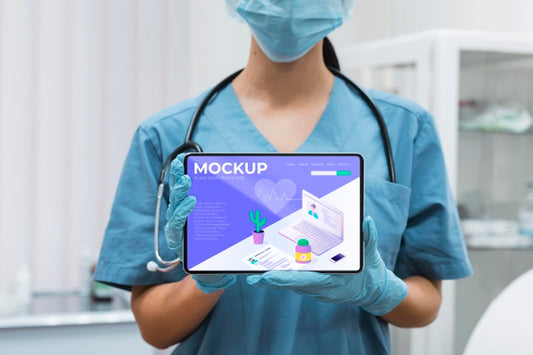 Free Doctor With Face Mask Holding Tablet Mock-Up Psd