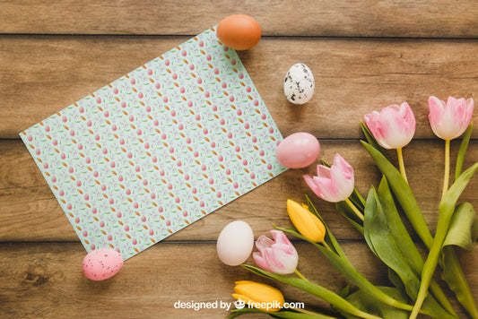 Free Easter Mockup With Card And Flowers Psd