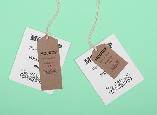 Free Eco Tags On Green Background Flat Lay Psd
