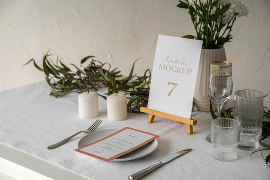 Free Elegant Table Display Mock-Up Psd