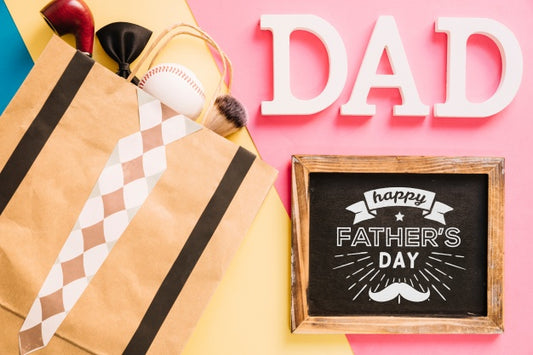 Free Fathers Day Mockup With Slate Psd