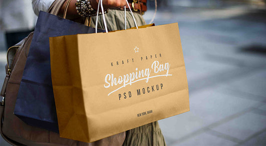 Free Female Holding Kraft Paper Shopping Bag Mockup Psd