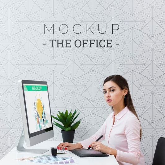 Free Female Working On Computer Psd