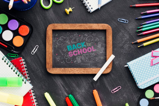 Free Flat Lay Back To School With Chalkboard Psd