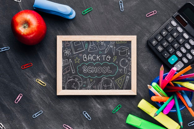 Free Flat Lay Back To School With Chalkboard Psd