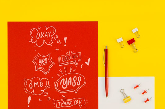 Free Flat Lay Composition With Card Mock-Up On Yellow Background Psd