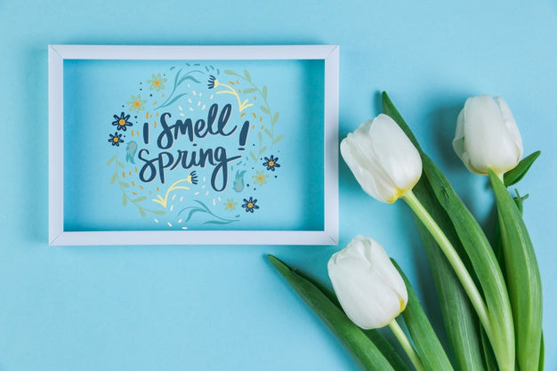 Free Flat Lay Frame Mockup With Spring Concept Psd