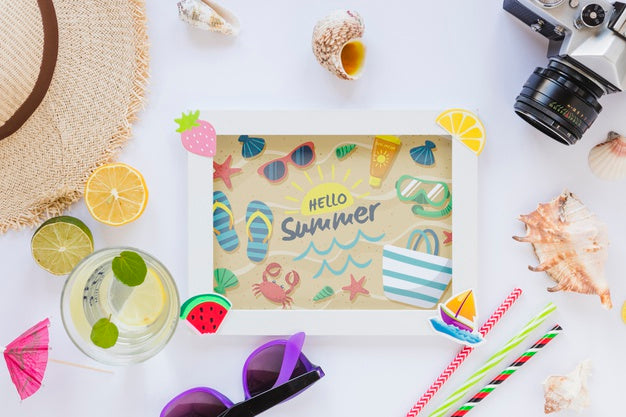 Free Flat Lay Frame Mockup With Summer Elements Psd