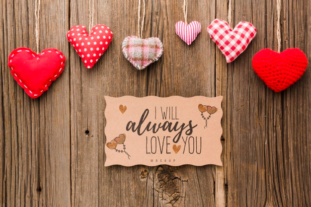 Free Flat Lay Hearts On Wooden Background Psd