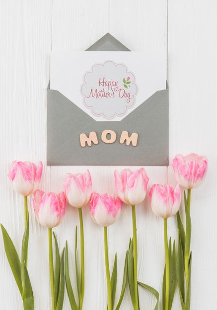 Free Flat Lay Mothers Day Card Mockup Psd