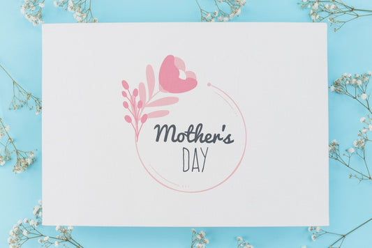Free Flat Lay Mothers Day Card Mockup Psd