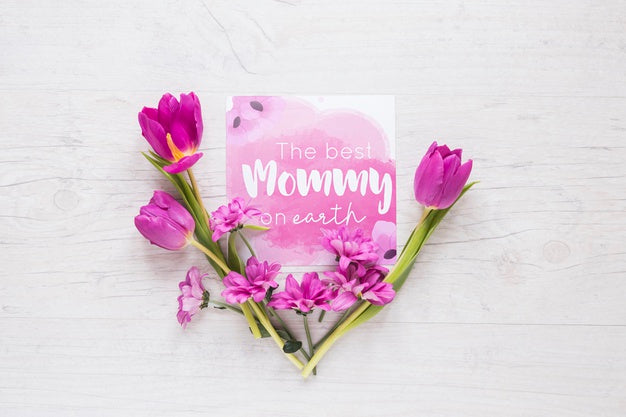 Free Flat Lay Mothers Day Card Mockup Psd