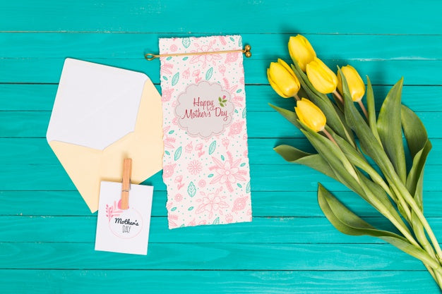 Free Flat Lay Mothers Day Composition With Card Mockup Psd