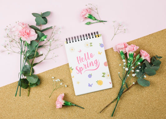 Free Flat Lay Notepad Mockup With Spring Concept Psd