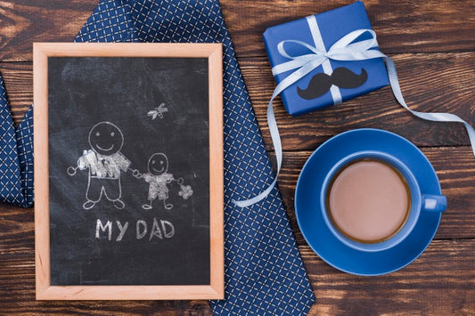Free Flat Lay Of Frame With Tie And Gift For Fathers Day Psd