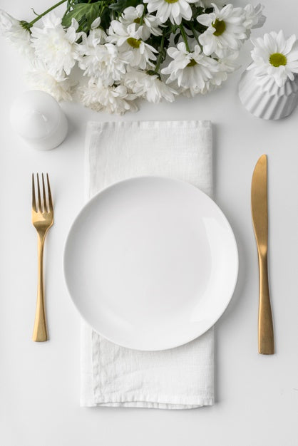Free Flat Lay Of Spring Menu Mock-Up With Flowers And Cutlery Psd