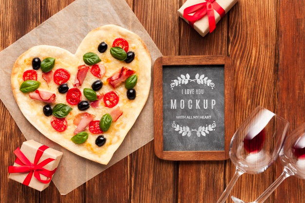 Free Flat Lay Pizza On Wooden Table Psd