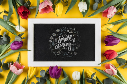 Free Flat Lay Slate Mockup With Spring Concept Psd