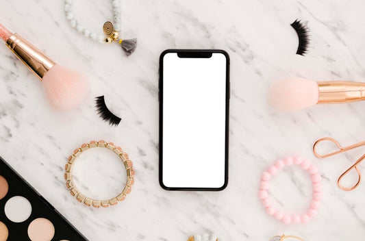 Free Flat Lay Smartphone Mock-Up With Make-Up Accessories Psd