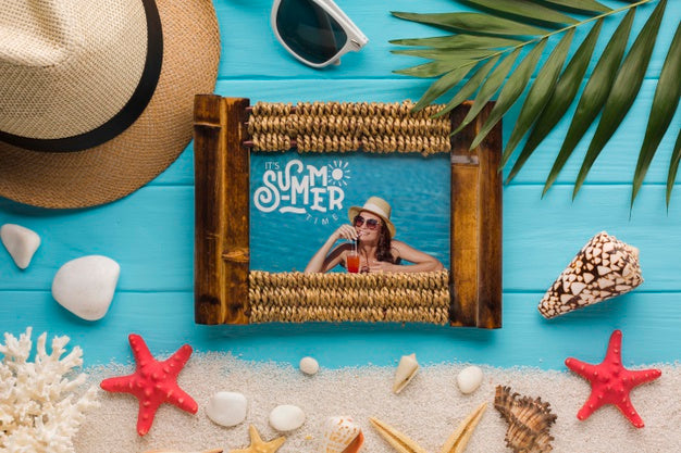 Free Flat Lay Summer Photo Frame Mock-Up Psd