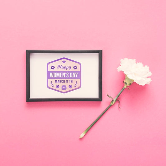 Free Flower And Frame Mock-Up On Pink Background Psd
