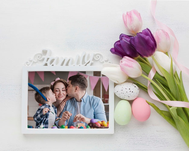 Free Frame And Flowers With Eggs Psd