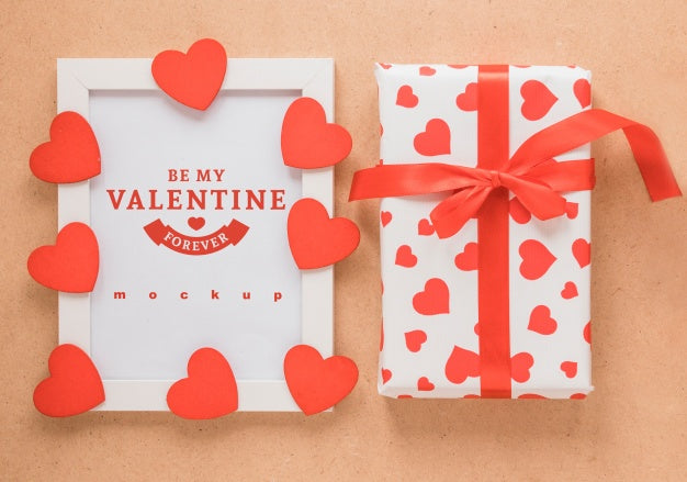 Free Frame Mockup And Present For Valentine Psd
