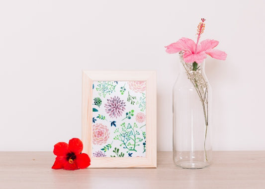 Free Frame Mockup With Floral Decoration Psd