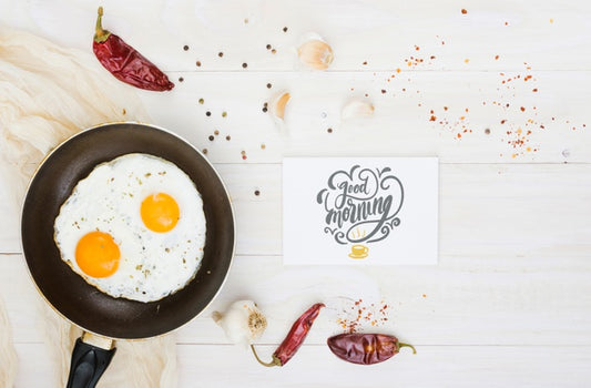 Free Fried Eggs Pan With Red Peppers Psd