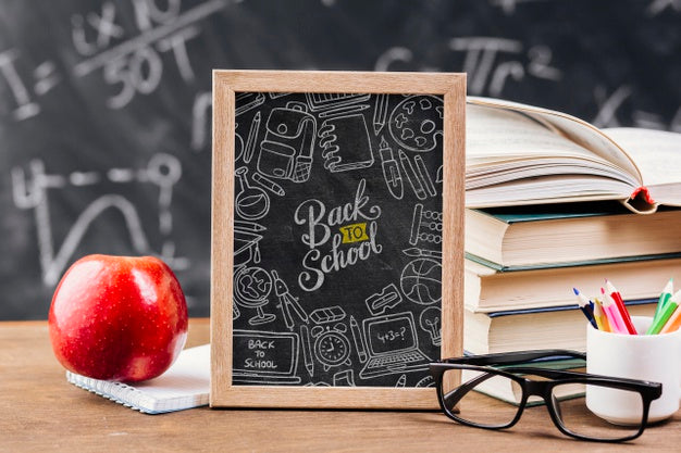 Free Front View Back To School Concept With Chalkboard Psd