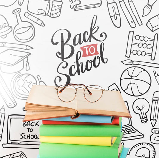 Free Front View Back To School With Open Book Psd