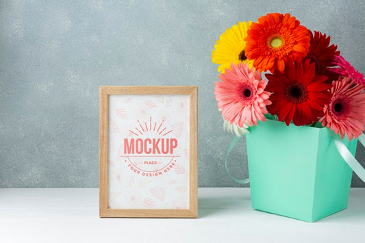 Free Front View Of Daisy Pot With Frame Mock-Up Psd
