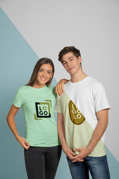 Free Front View Of Man And Woman Posing In T-Shirts Psd