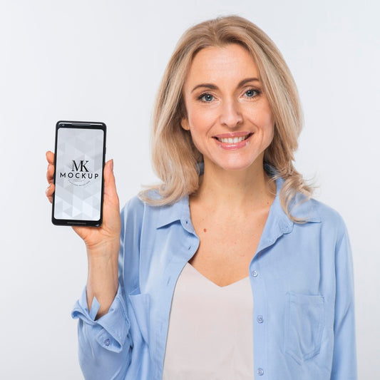 Free Front View Of Smiley Blonde Woman Holding Smartphone Psd