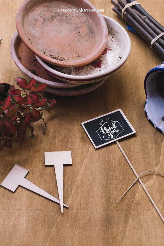 Free Gardening Mockup With Tags And Plates Psd