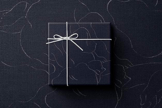 Free Gift Box Mockup With Ribbon Mockup Psd