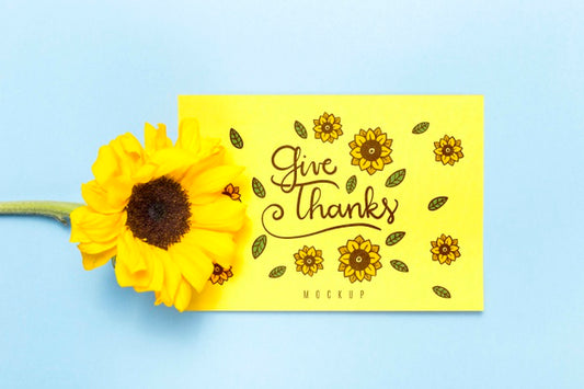 Free Give Thanks Mock-Up With Flower Psd