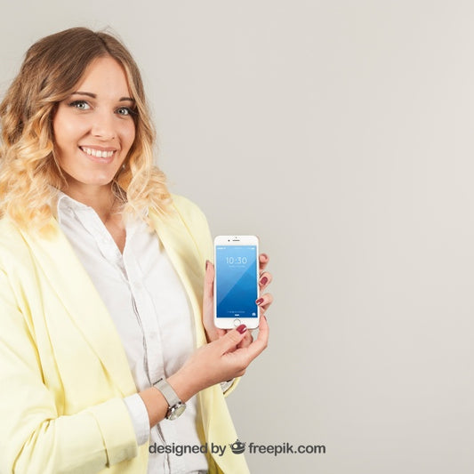 Free Good Looking Woman Showing Smartphone Psd