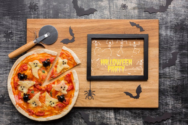 Free Halloween Pizza Concept With Frame Psd