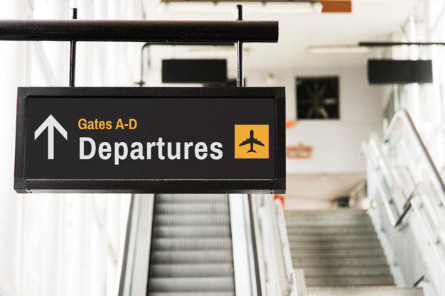 Free Hanging Sign Mockup In Front Of An Escalator Psd