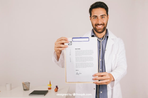 Free Happy Doctor With Clipboard In The Clinic Psd