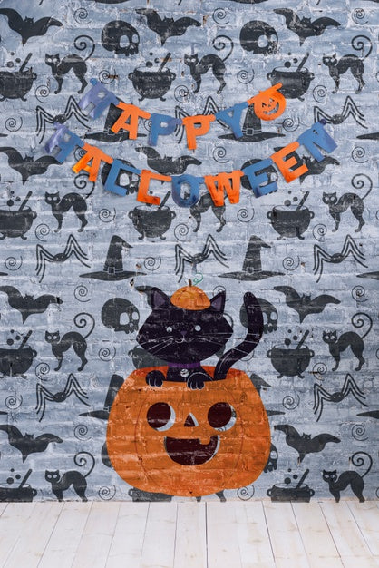 Free Happy Halloween Garland And Pumpkin With Cat On It Psd