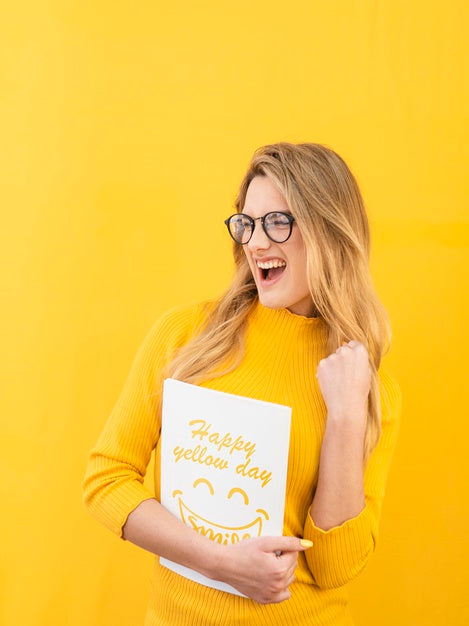 Free Happy Woman With Yellow Concept Mock-Up Psd