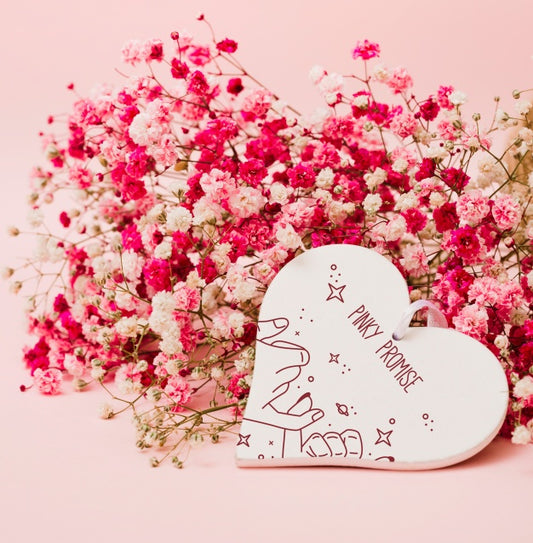 Free Heart Shapes Box Mockup With Floral Decoration Psd