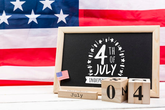 Free Independence Day Mockup With Slate Psd