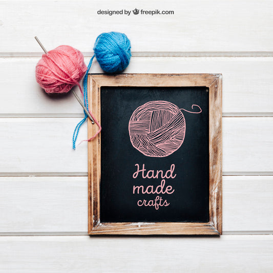 Free Knitting Mockup With Slate And Needle In Ball Psd