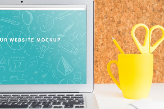 Free Laptop Mockup For Website Presentation With Back To School Concept Psd
